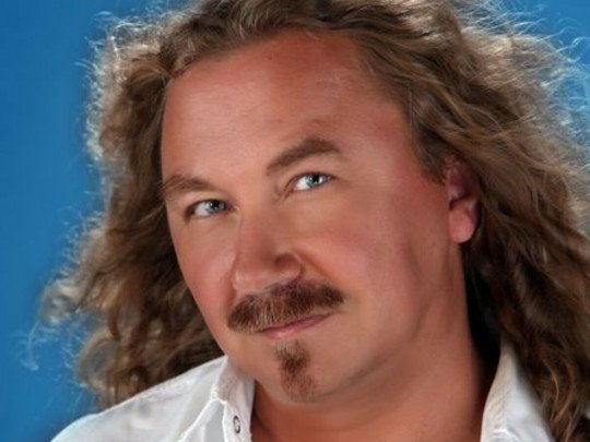 Лежит с Львом Лещенко: Игорь Николаев госпитализирован с подозрением на коронавирус