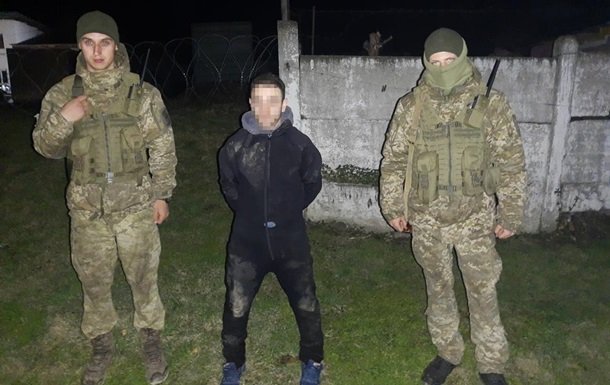 На Закарпатье водолаз переправлял в Румынию маски