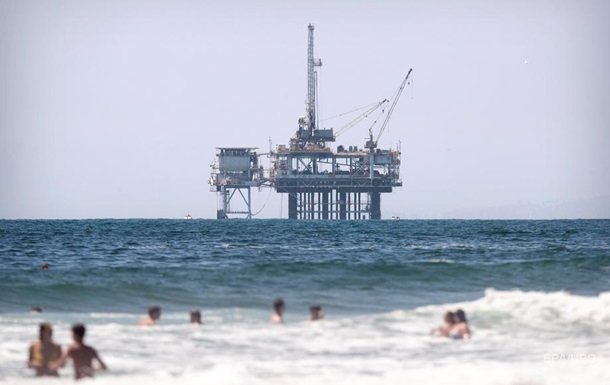 Цены на нефть упали ниже 30 долларов