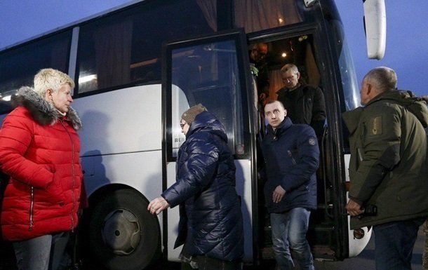 Итоги 15.04: Обмен пленными и новые штрафыСюжет