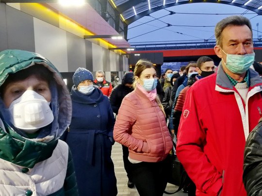 Коронавирус не может убивать людей много месяцев: ученый рассказал, когда закончится карантин