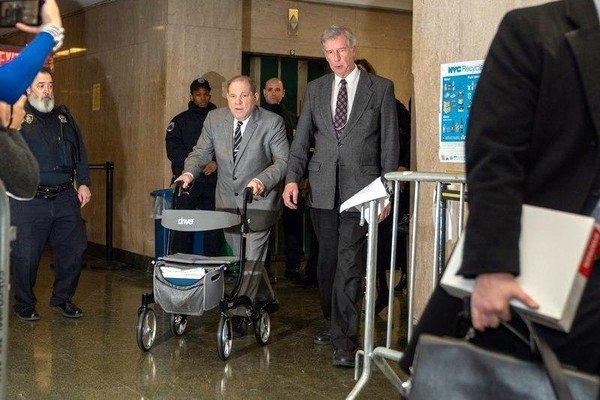 «Он насиловал меня, обзывал шлюхой и сукой»: первые подробности суда над Харви Вайнштейном в США «Он насиловал меня, обзывал шлюхой и сукой»: первые подробности суда над Харви Вайнштейном в США