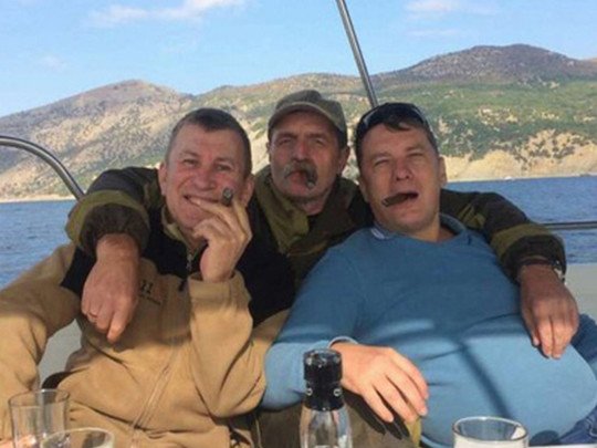 Суд по делу МН17: подозреваемый шикует в России и отдыхает в Крыму