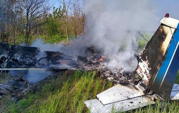Под Днепром упал небольшой самолет, есть жертвы