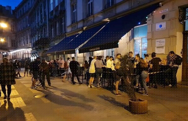 Продлить, но ослабить. В Украине меняется карантинСюжет