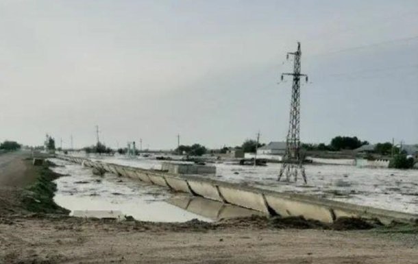 В Узбекистане прорвало дамбу, затоплено два поселка
