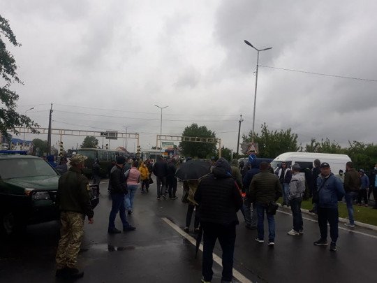 Бунтовщики разблокировали КПП Тиса на украинско-венгерской границе (видео)