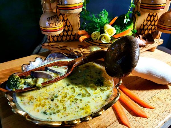 «Тюльпаны» из черри, фаршированные брынзой: легкие рецепты (фото) «Тюльпаны» из черри, фаршированные брынзой: легкие рецепты (фото)
