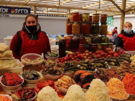 В Киеве уже открылись 13 продовольственных рынков: адреса