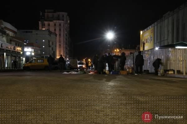 Возле одесского «Привоза» наконец-то открыли проезд по Екатерининской и Новощепному ряду