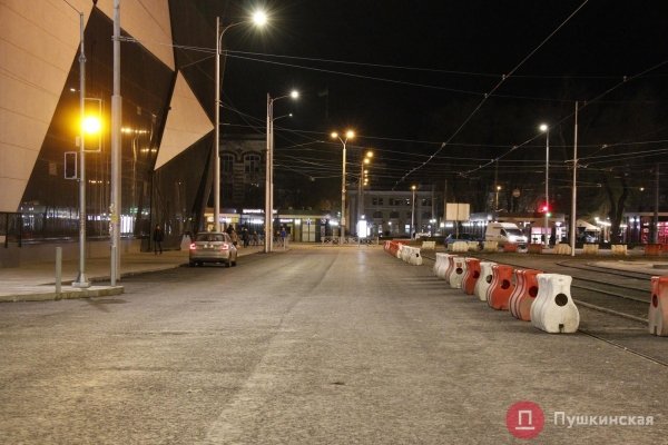 Возле одесского «Привоза» наконец-то открыли проезд по Екатерининской и Новощепному ряду