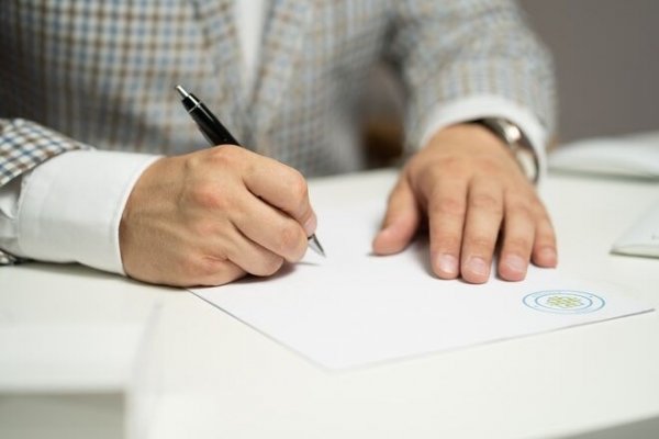 
                                                                        Лишение свободы за ложь в декларации – парламентский комитет дал добро
                                                                                                                                                                                                                    