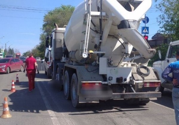 Жуткая авария: в Одессе бетономешалка переехала женщину
