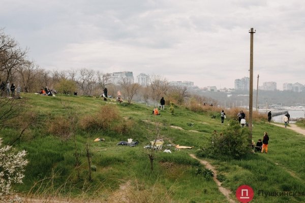 Море, шашлыки и карантин: как в Одессе празднуют Первомай. Фоторепортаж