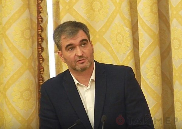 Очень дорогие и не окупятся: у Труханова передумали закупать эвакуаторы 