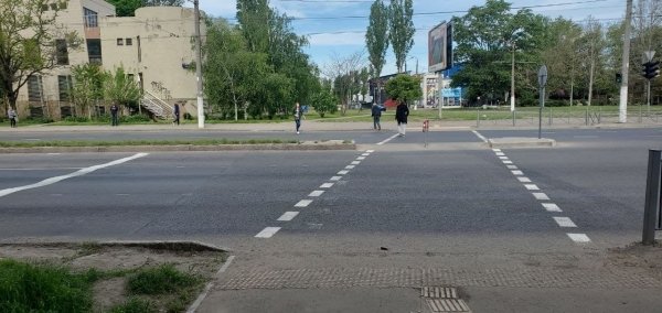 На перекрестке Небесной сотни и Глушко изменили схему движения: что нового. Фото