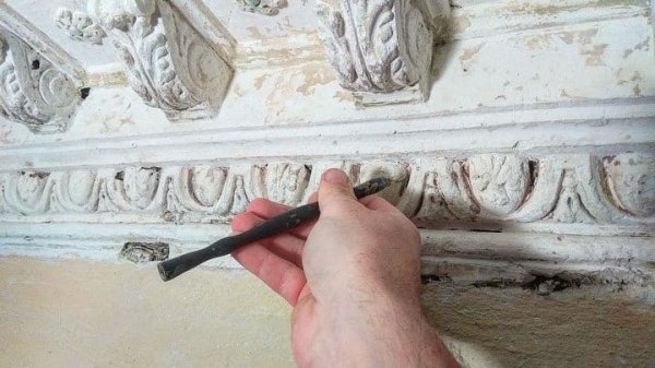 В Лютеранском переулке продолжается реставрация старинной росписи — специалисты просят о помощи