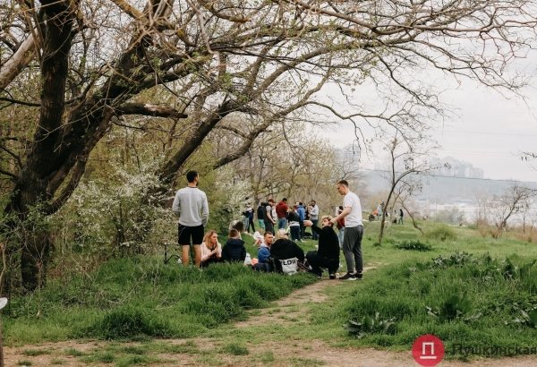 Море, шашлыки и карантин: как в Одессе празднуют Первомай. Фоторепортаж