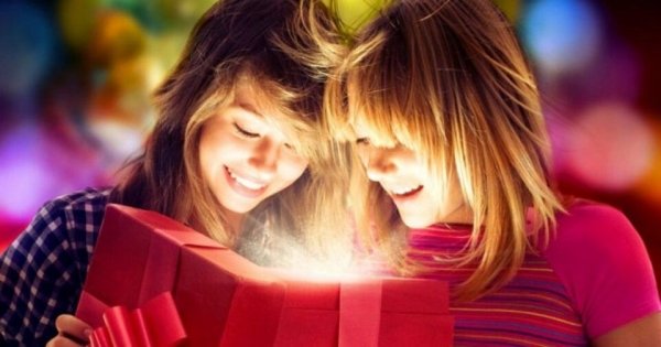 Что подарить подруге на 14-15 лет
