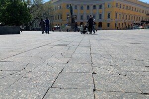 В Одессе начали ремонтировать Приморский бульвар: что там заменят 