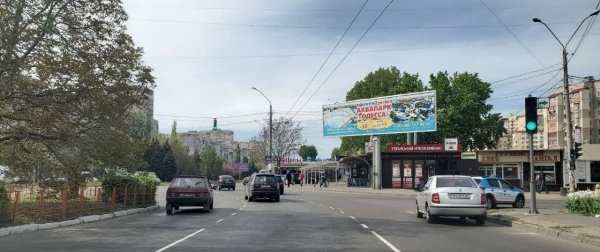 На перекрестке Небесной сотни и Глушко изменили схему движения: что нового. Фото