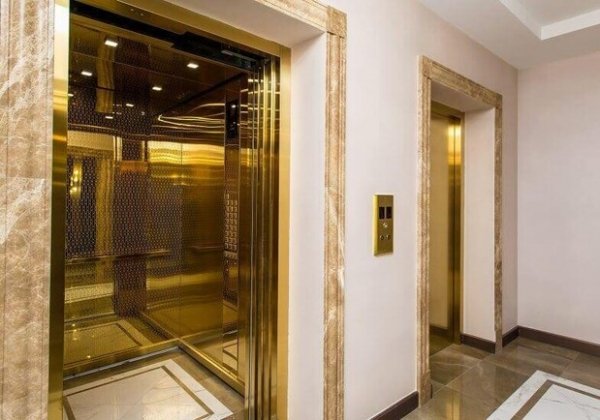 В Одессе снова сорвался лифт: внутри находился мужчина с ребенком 