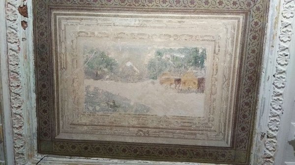 В Лютеранском переулке продолжается реставрация старинной росписи — специалисты просят о помощи