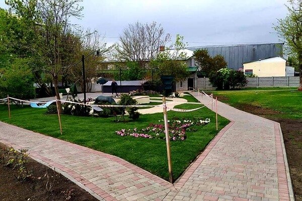 Поездка выходного дня: в Доброславе открыли уникальный сквер 