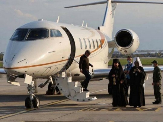 Вадим Новинський привіз в Україну Благодатний Вогонь