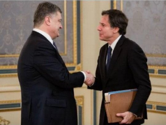 Журналіст запідозрив Порошенка в маніпуляції з фото держсекретаря США, виданим за двосторонні переговори
