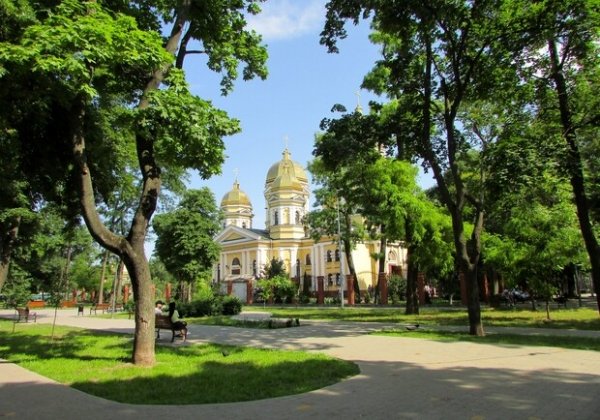 Историческое место: в Одессе после реставрации открыли Алексеевский сквер