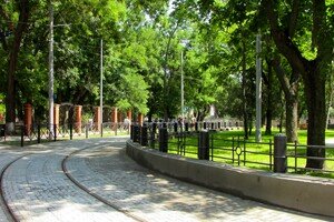 Историческое место: в Одессе после реставрации открыли Алексеевский сквер