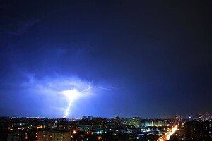 Двойная радуга, грозовые молнии и огненный закат: одесситы наблюдали удивительные явления