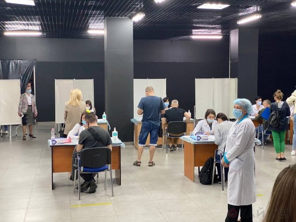 Центры вакцинации для всех желающих открылись в Одессе
