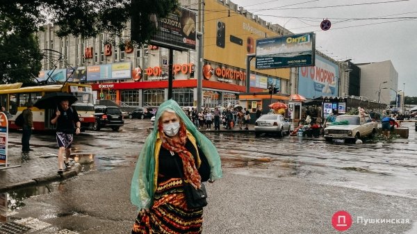 Гром, молнии и ливень: как на Одессу обрушилась непогода. Фоторепортаж