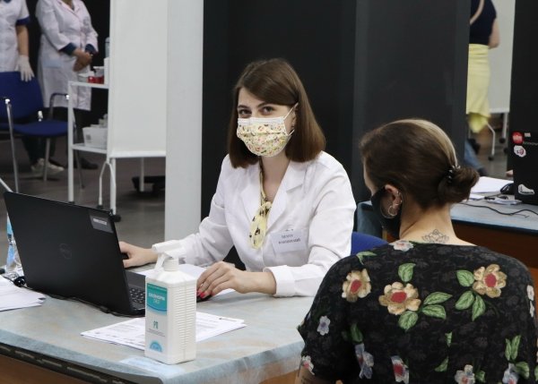 За один день 2400 одесситов получили прививку от COVID-19 в центрах вакцинации