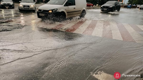 Гром, молнии и ливень: как на Одессу обрушилась непогода. Фоторепортаж