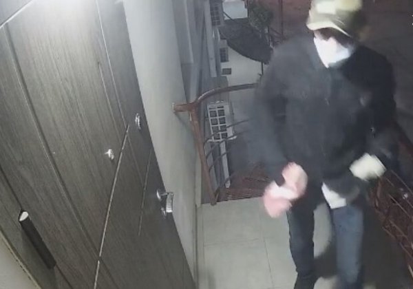 В Одессе с кирпичами налетели на офис ЛГБТ-организации: момент нападения попал на видео