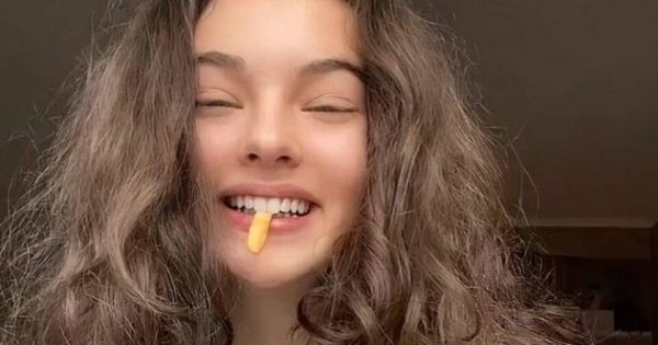 Дочь Моники Беллуччи показала, как она выглядит без макияжа