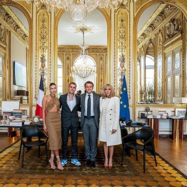 Хейли и Джастин Биберы встретились с президентом Франции и его супругой