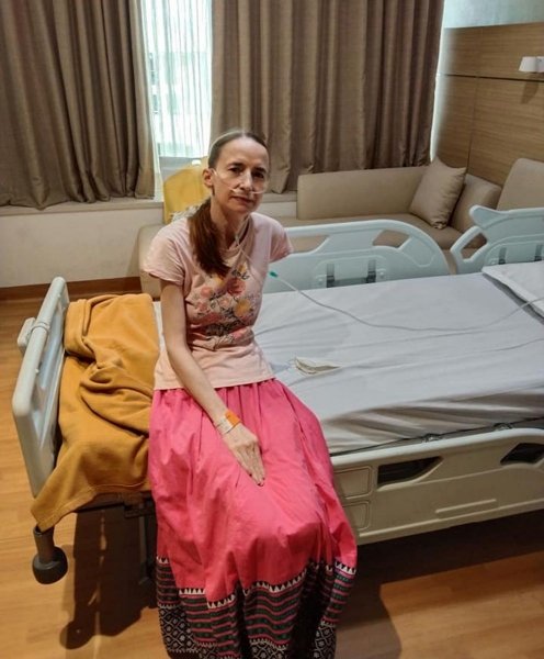«Я не знімаю кисневої маски, навіть коли їм чи приймаю душ, бо живу фактично без легень»