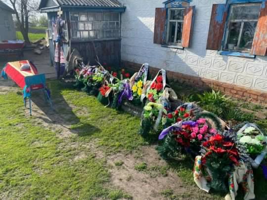 На Полтавщині загадково загинула 16-річна дівчина: побої знімали прямо в труні