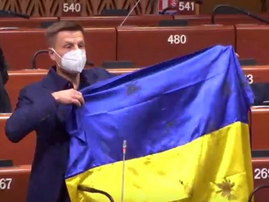 ПАРЄ вирішила не карати Гончаренка за «демарш» з українським прапором