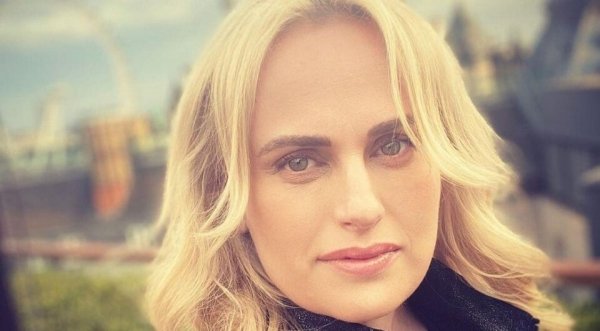 Похудевшая на 27 кг Ребел Уилсон показала себя в купальнике