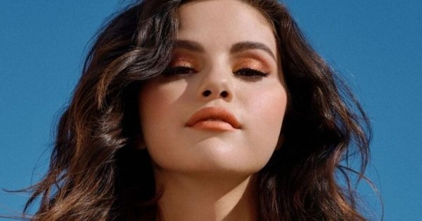 Селена Гомес кардинально сменила имидж в новой фотосессии для Vogue