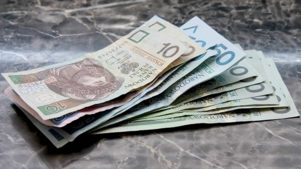 В Польше повышают минимальную зарплату: как это повлияет на доходы заробитчан