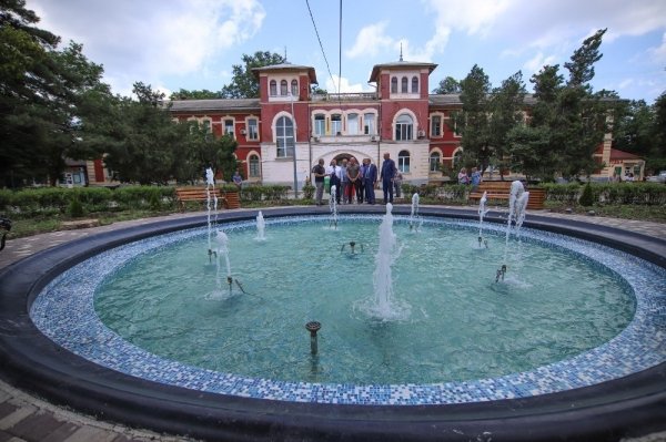 Больница на Слободке стала больше на два этажа — ремонтники откопали там подвал 