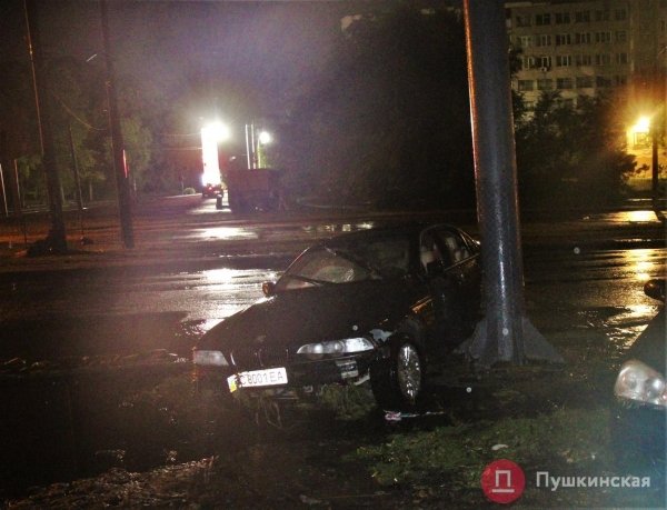 «Когда нас потащило, я уж думал прощаться с жизнью»: водитель рассказал, как спасался из авто на затопленной Балковской