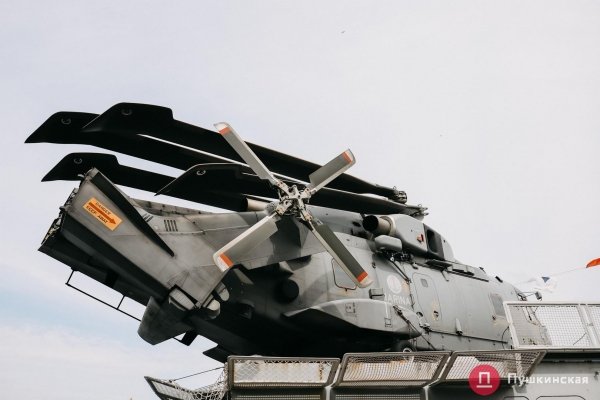 Полный порт «смертельной красоты», Зеленский и самолёты: как на Одесском морвокзале день ВМС отмечали