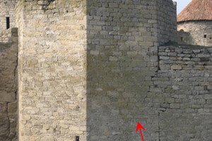 Гуляют туристы: башня Аккерманской крепости может рухнуть в любой момент
